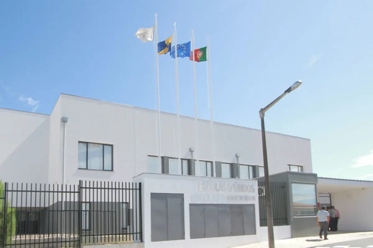 Alunos suspeitos de terem lançado os petardos foram identificados.