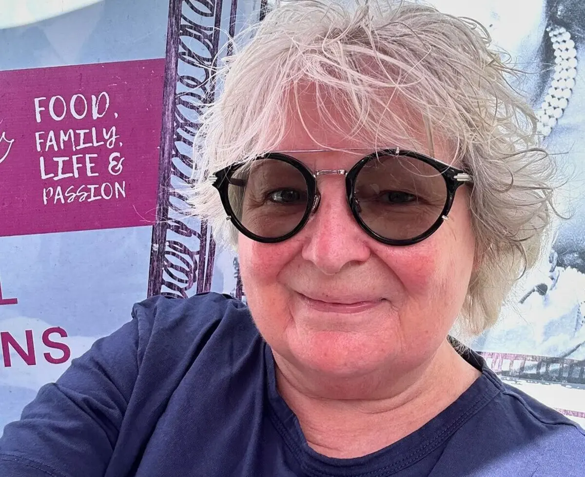 Imagem de contexto do artigo Morreu a comediante escocesa Janey Godley que desafiou Trump e sorriu à morte