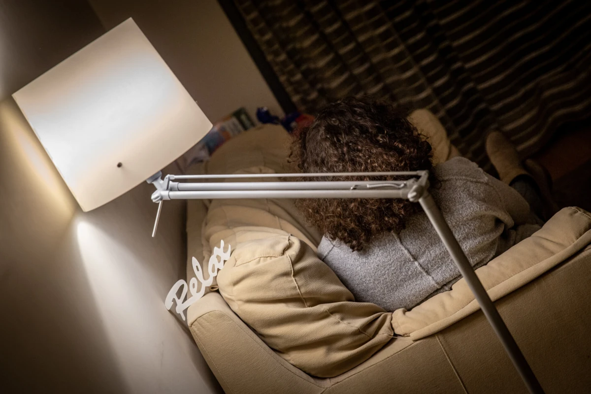 A comichão prevalece durante a noite, causando privação de sono aos doentes