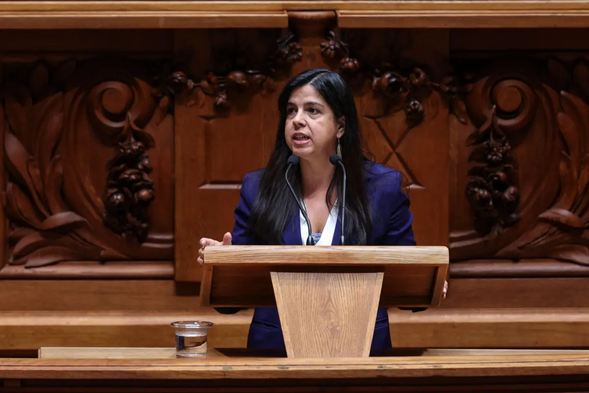 Inês de Sousa Real queixa-se de ter sido chamada "asquerosa", uma "miséria humana" e "nulidade intelectual"