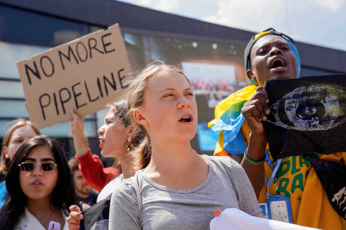 Thunberg juntou-se ao protesto organizado pelo grupo de ativistas ambientais "Ta tillbaka framtiden"