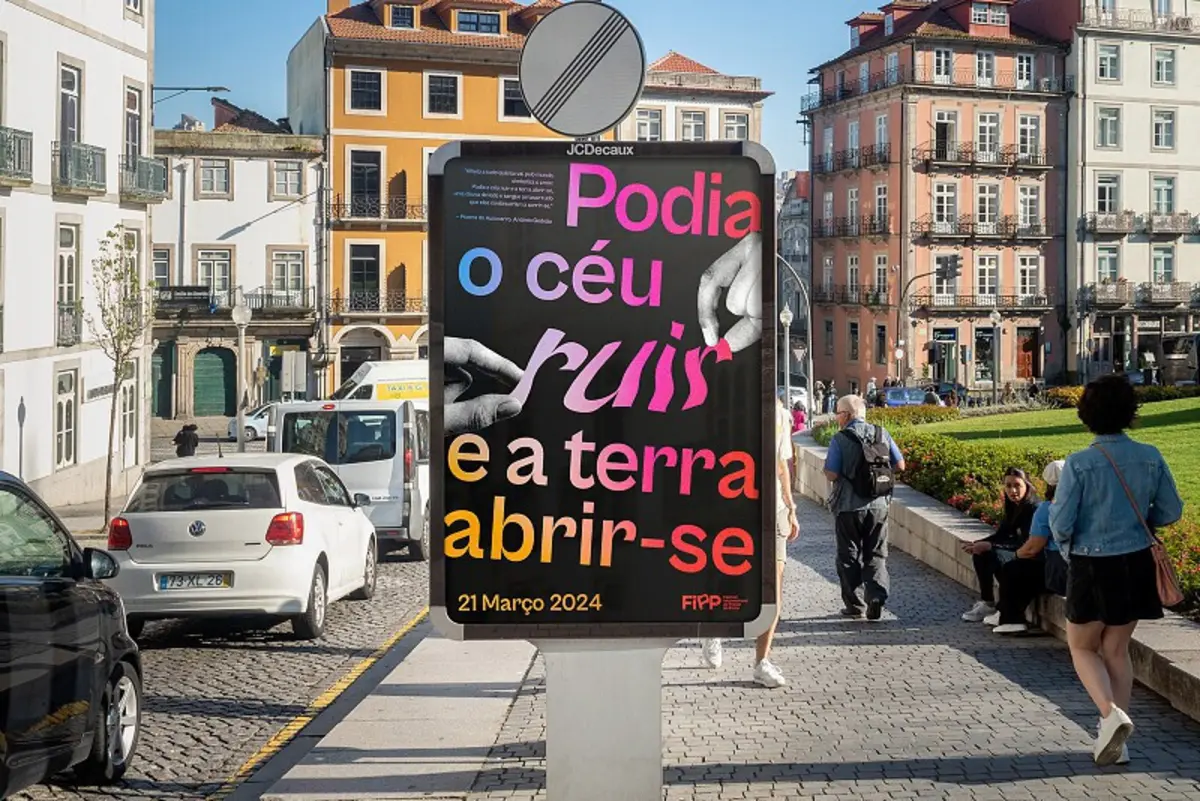 Vários outdoors espalhados pelo Porto já estão a promover o festival