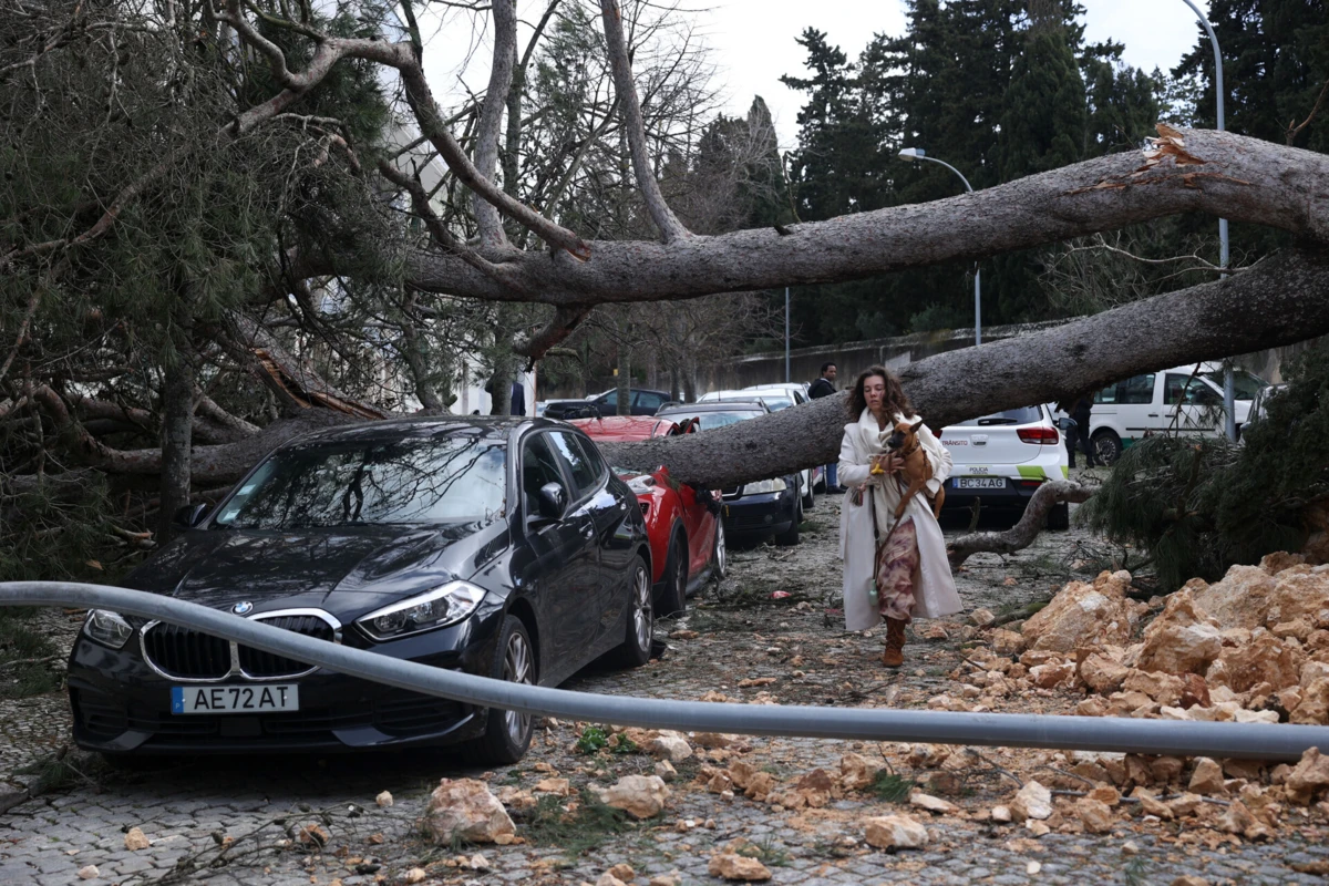 Imagem de contexto do artigo Depressão Martinho motiva quase seis mil ocorrências e deixa 15 pessoas desalojadas