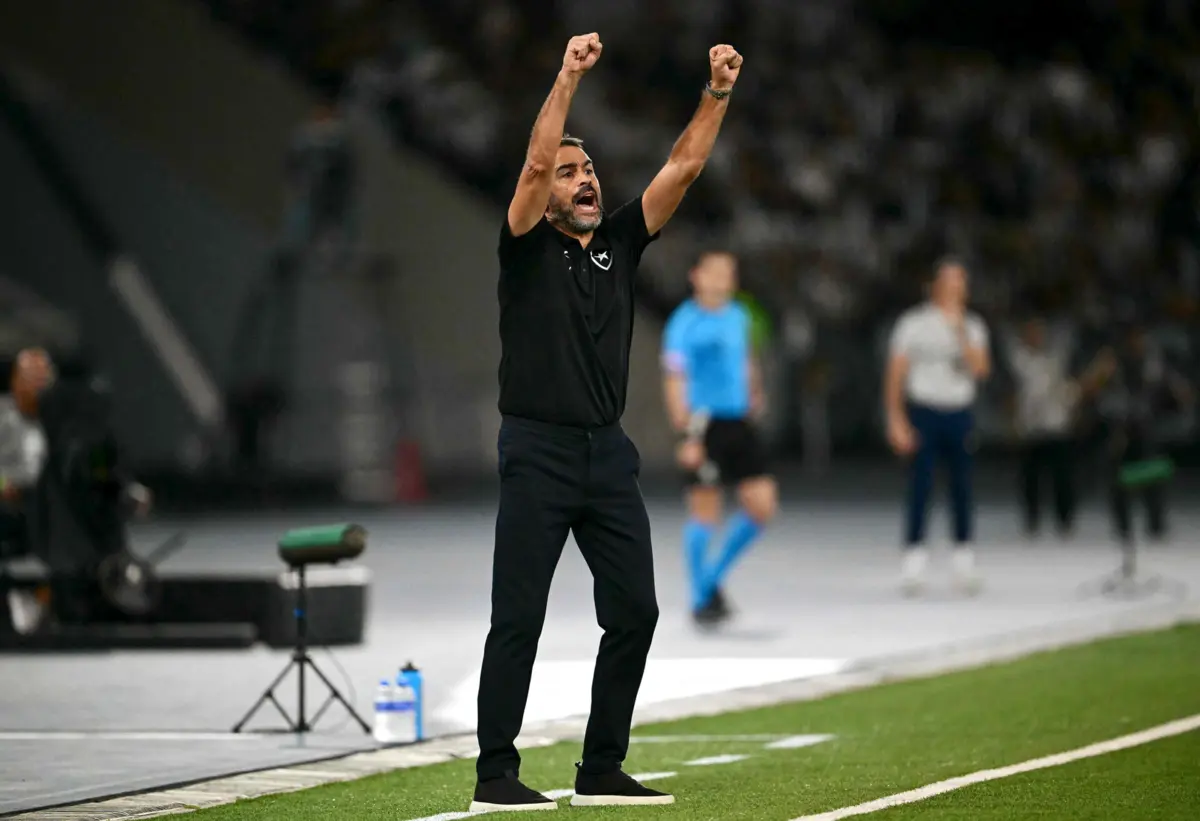 Artur Jorge está perto de levar o Botafogo ao segundo título de campeão brasileiro