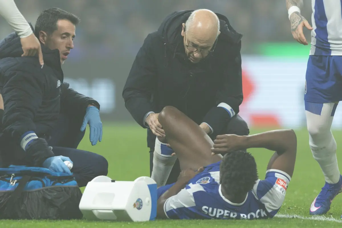Samu sofreu lesão no clássico com o Sporting