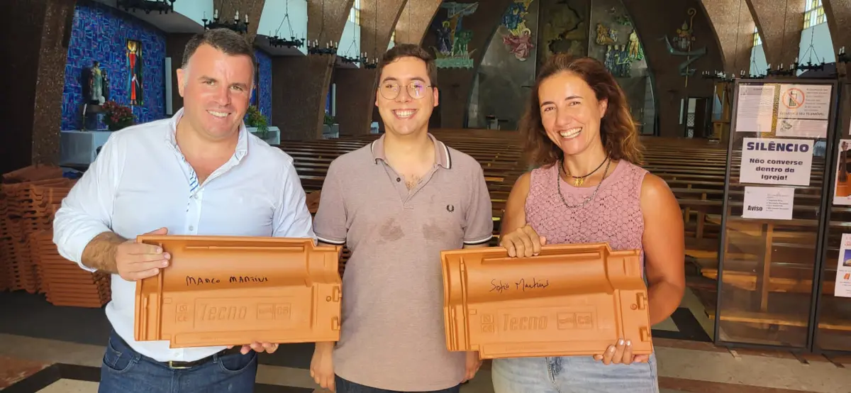 Marco Martins apadrinhou dez telhas para a a igreja de S. Pedro da Cova