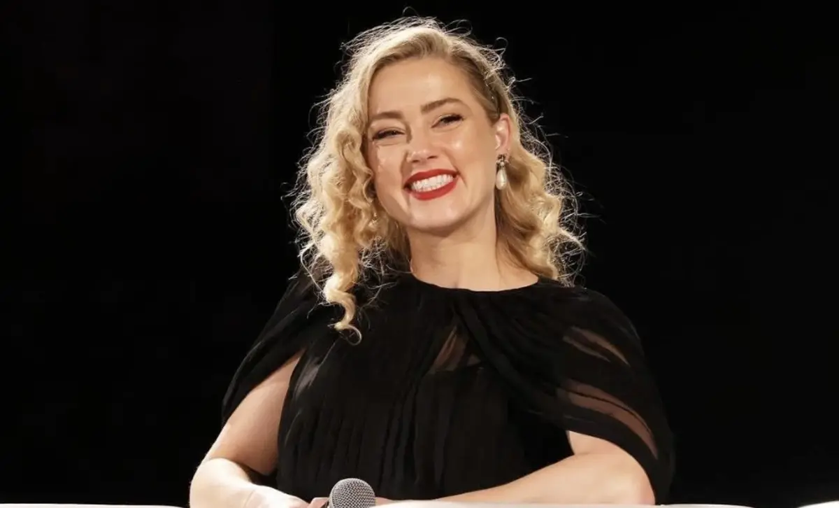 Amber Heard fala sobre o impacto das batalhas judiciais com Johnny Depp no documentário "Silenced".