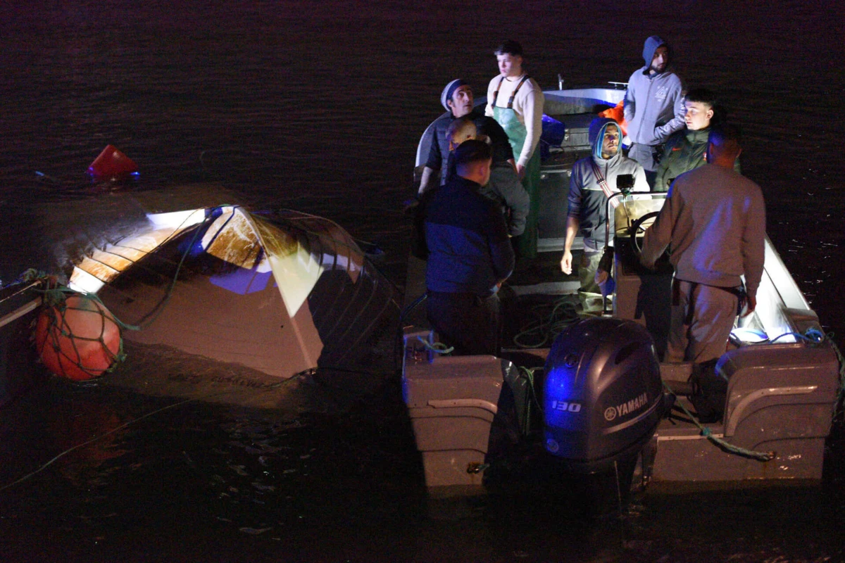 A Polícia Marítima de Lisboa já esteve dentro da embarcação sinistrada