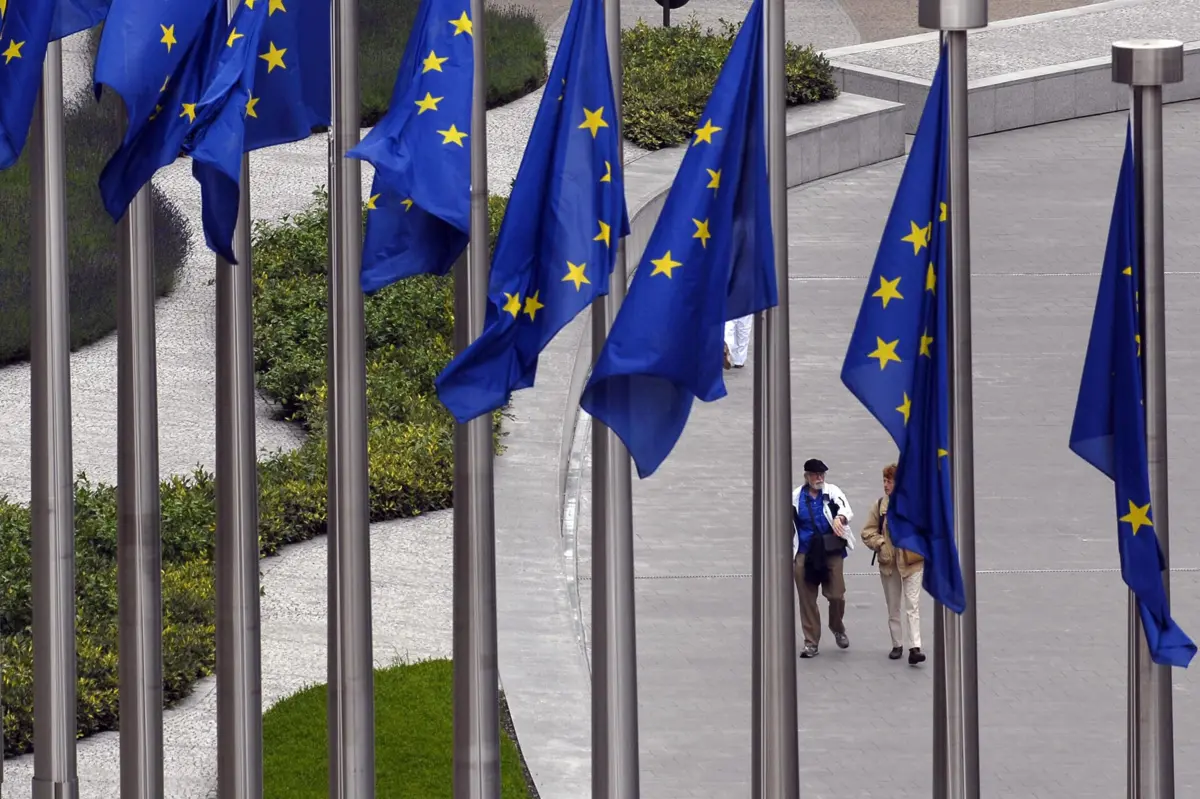 Maioria dos portugueses favorável à UE diz que adesão beneficiou país