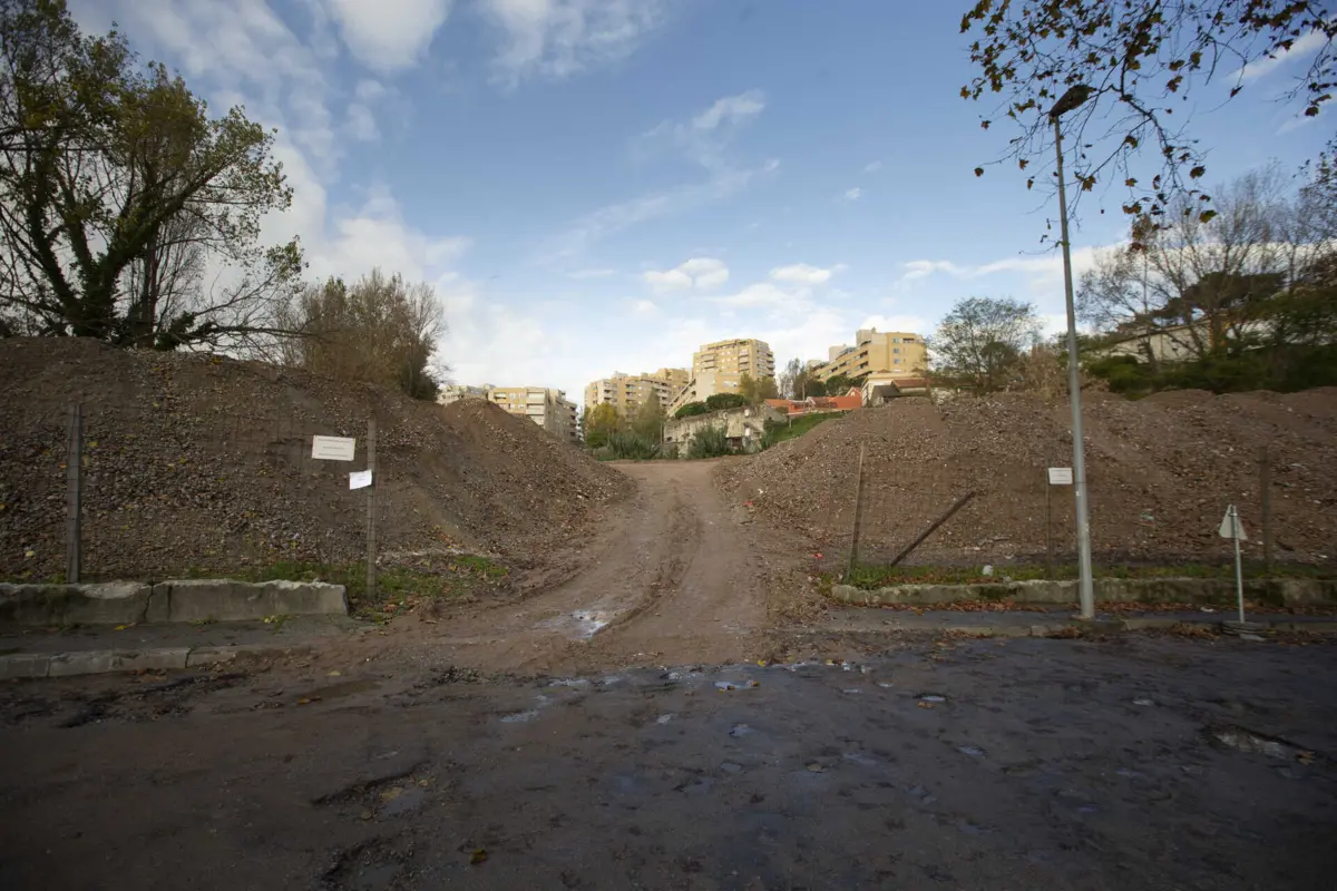 Terrenos do antigo Bairro do Aleixo, que era composto por cinco torres, que foram demolidas