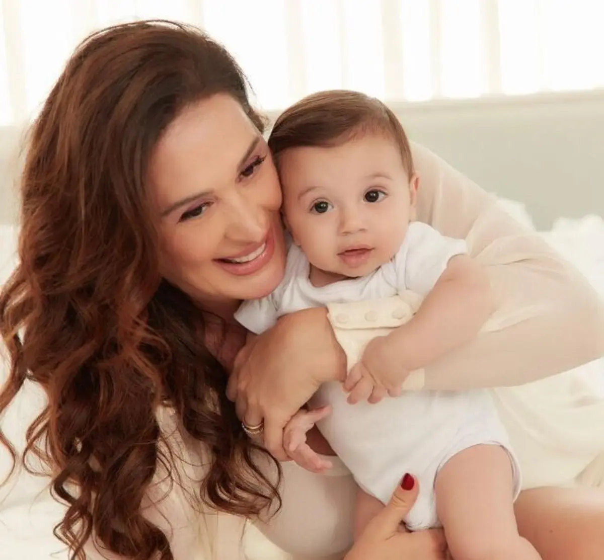 Cláudia Raia foi mãe de luca aos 55 anos