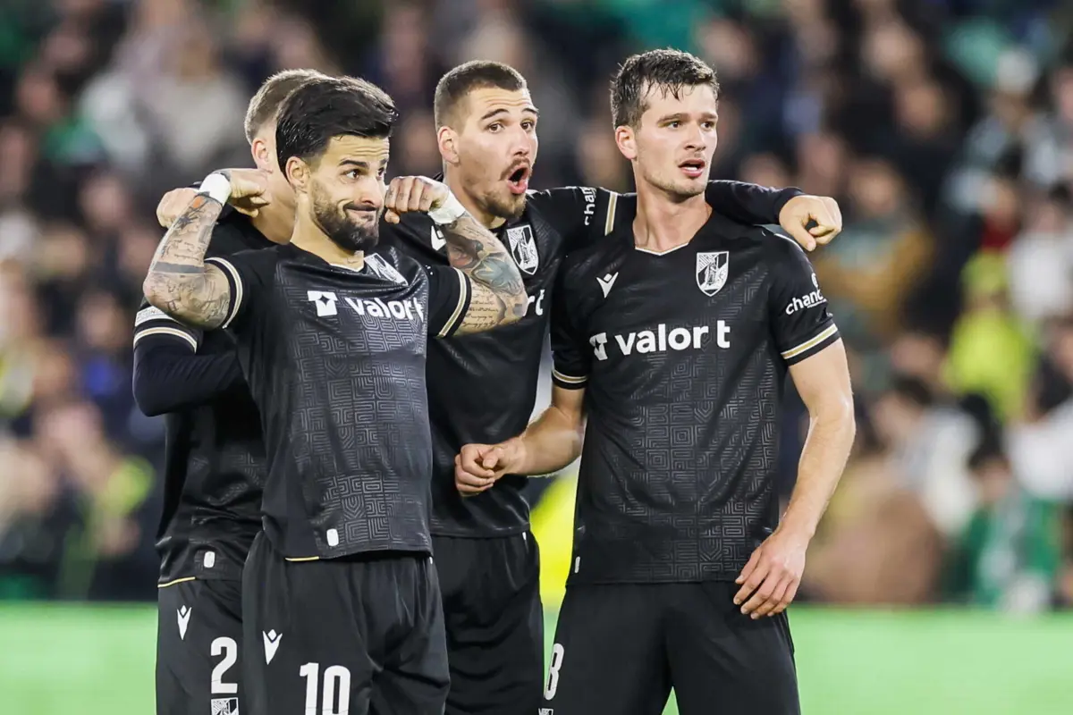 A festa dos jogadores vitorianos no Benito Villamarín