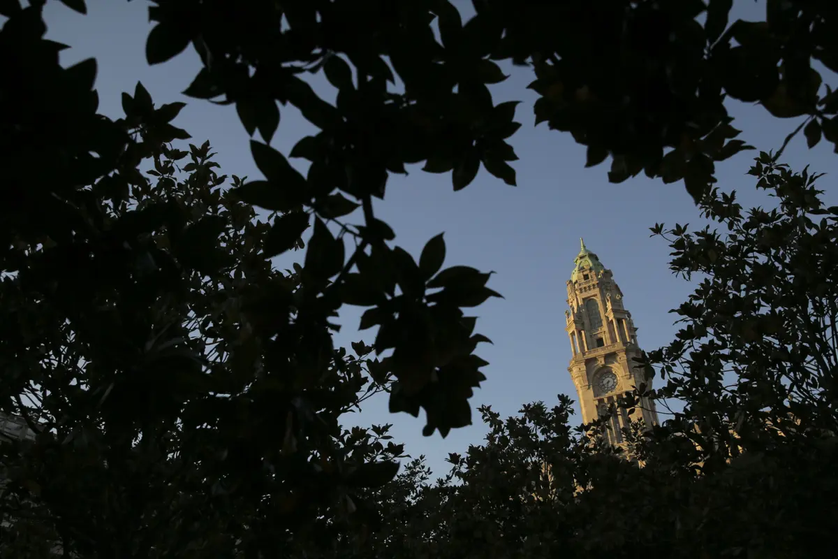 A redução do IRS é uma das medidas que integra o acordo de governação no Porto