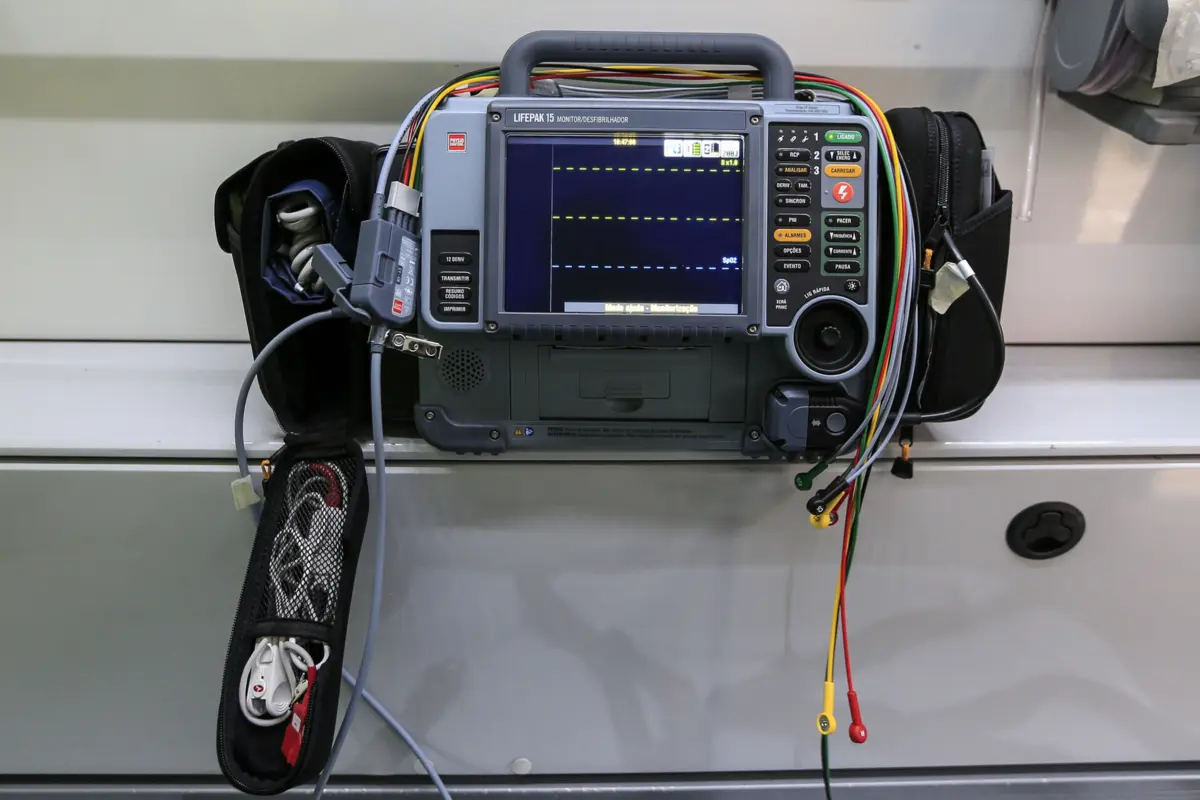 Imagem de contexto do artigo INEM quer mais espaços com desfibrilhadores e cursos para condutores