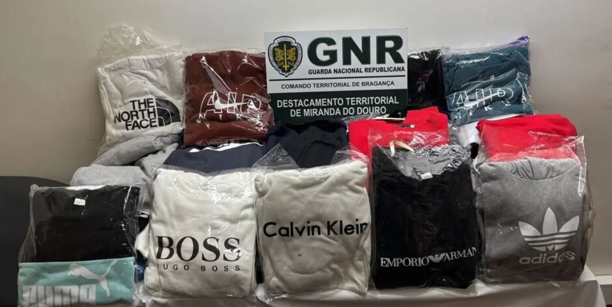Foram apreendidos 63 artigos de vestuário contrafeitos