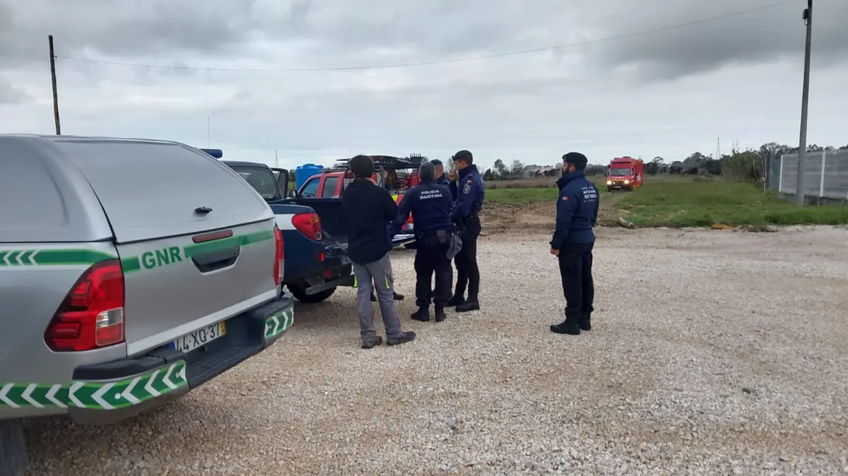O corpo em avançado estado de decomposição foi recolhido pelos bombeiros