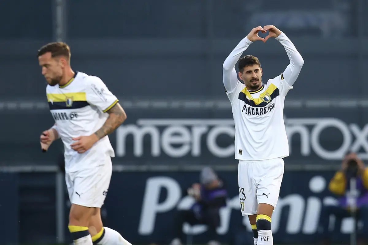 Gil Dias festeja golo