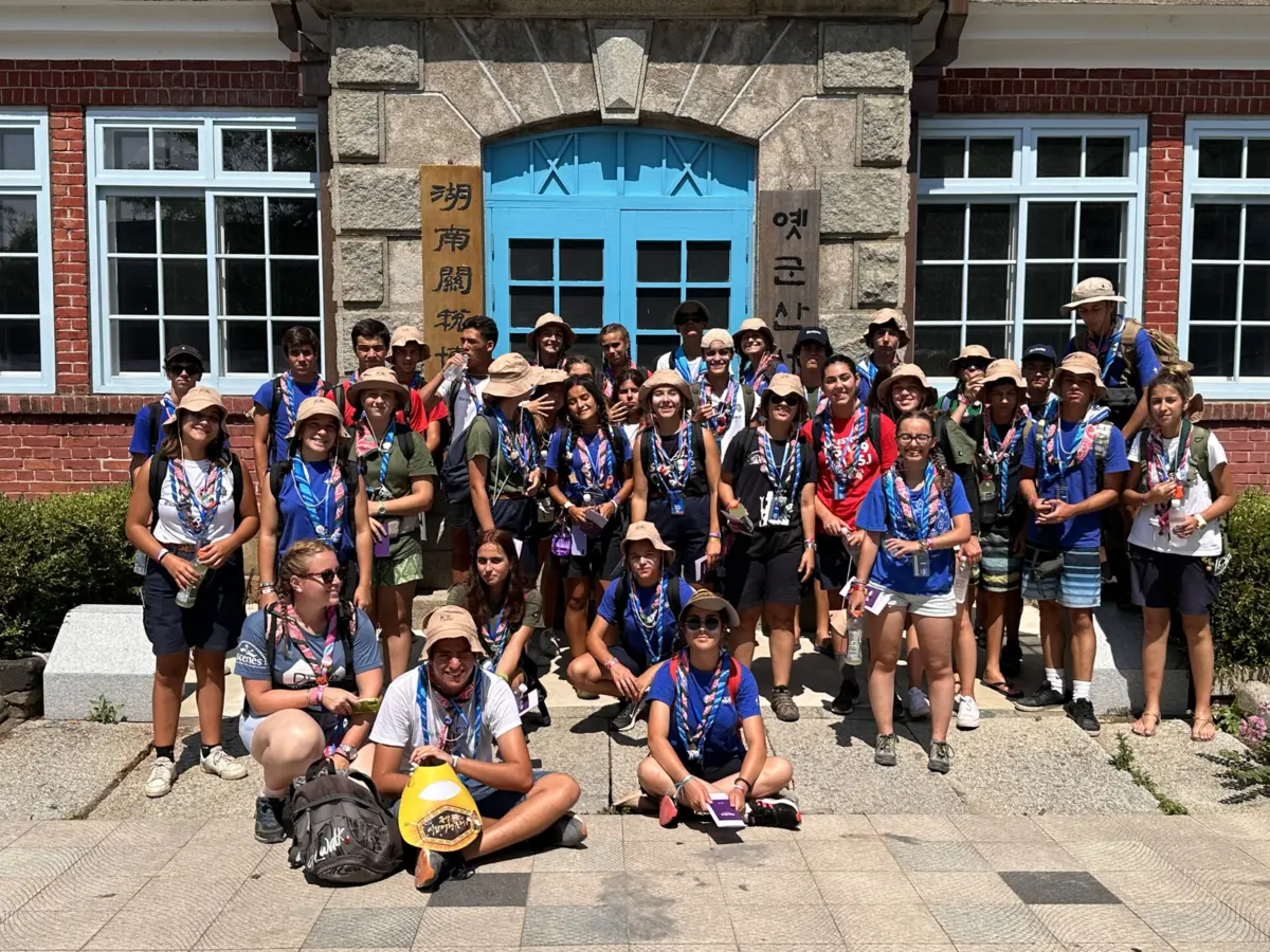 Imagem de contexto do artigo 700 escuteiros portugueses fogem ao tufão Khanun