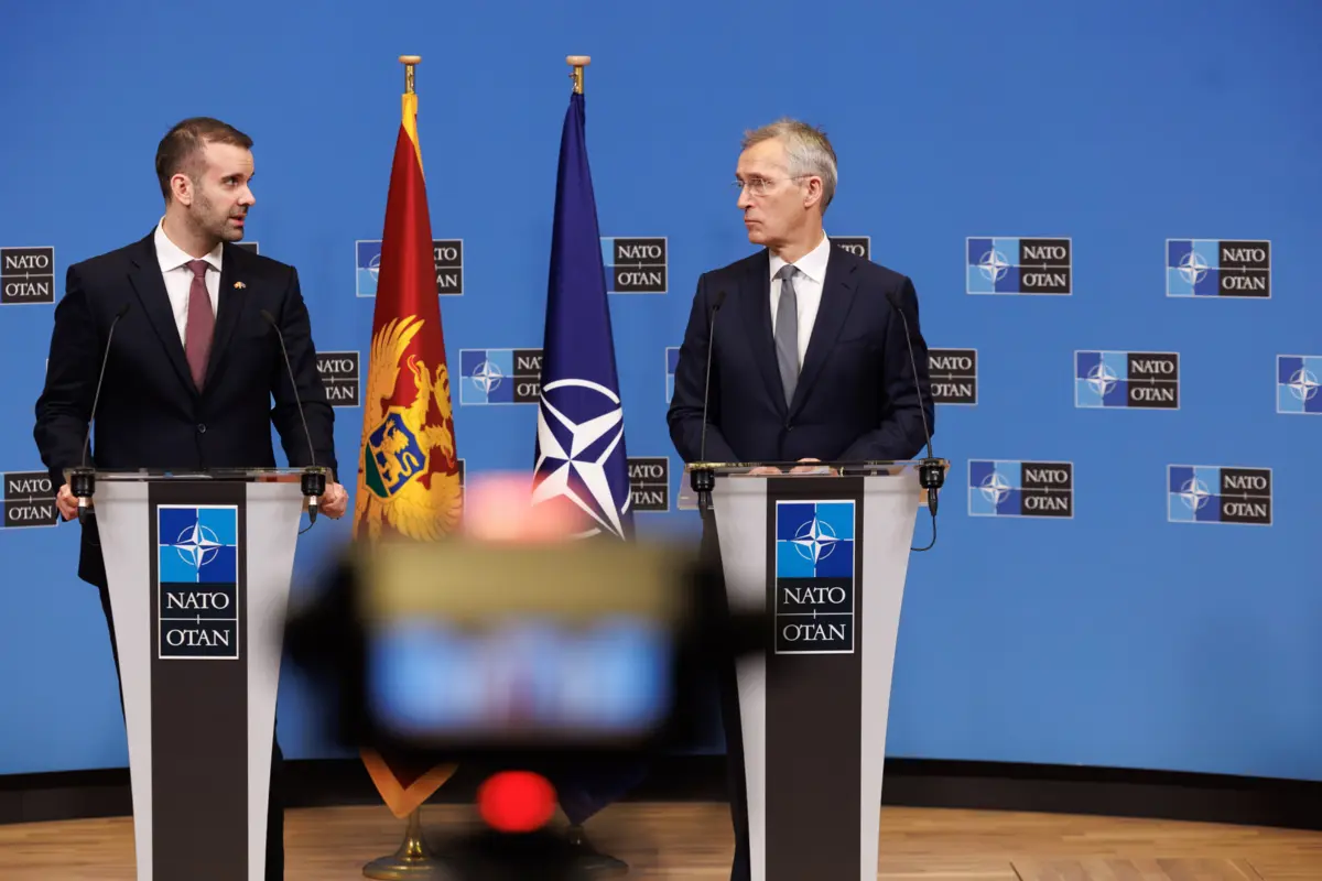 Primeiro-ministro do Montenegro, Milojoko Spajic, reuniu-se com Jens Stoltenberg.
