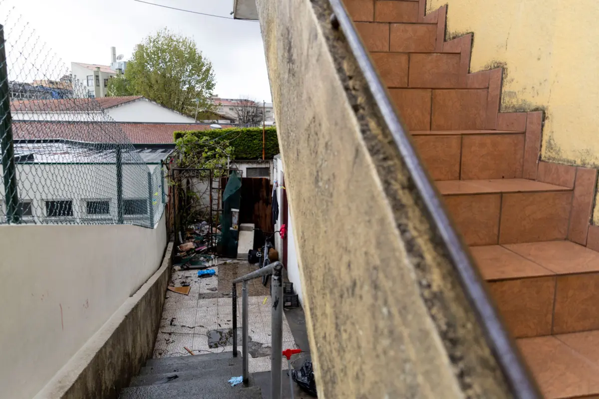 Andreia e a filha de 13 anos serão ameaçadas todos os dias por vizinhos