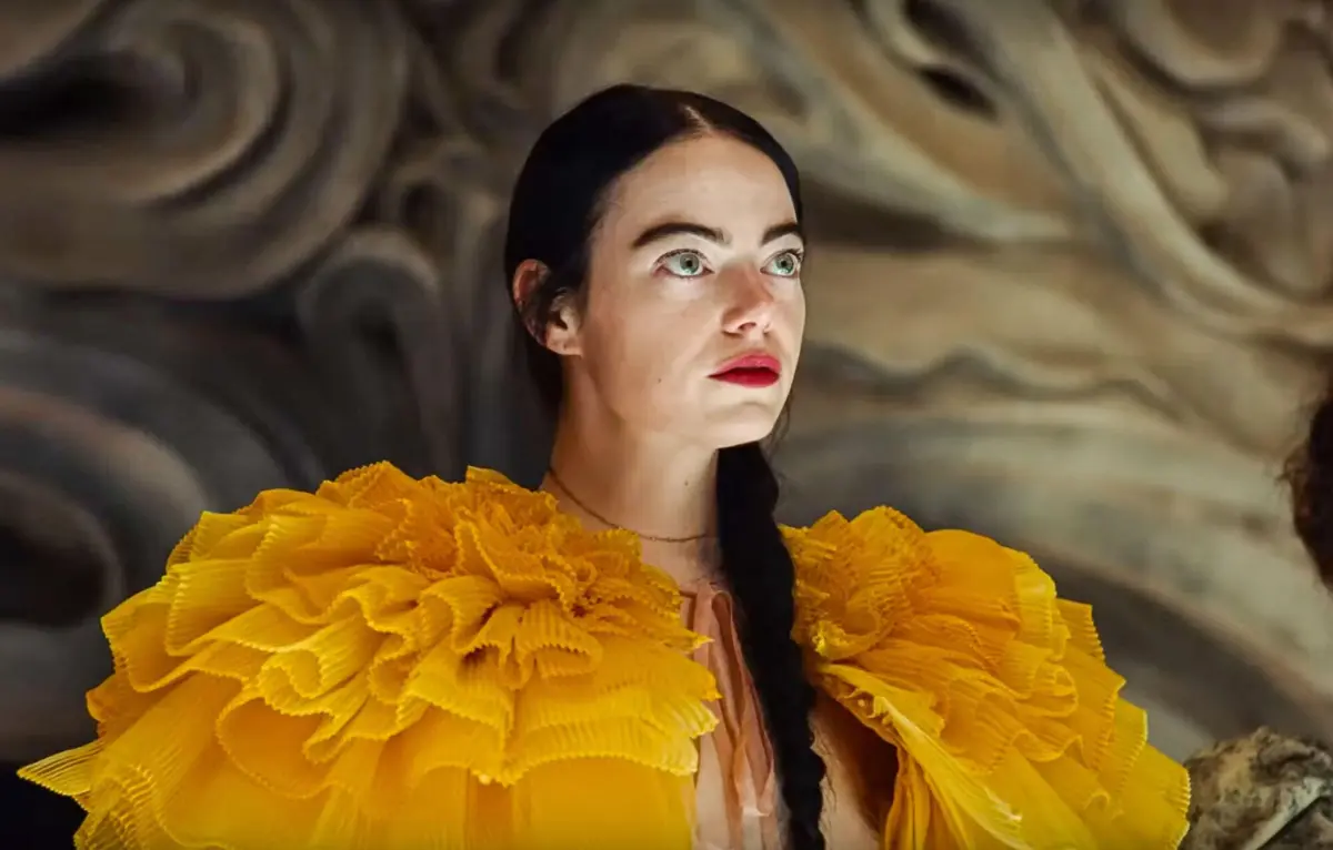 Emma Stone está nomeada para melhor atriz no filme do cineasta grego Yorgos Lanthimos "Pobres criaturas".