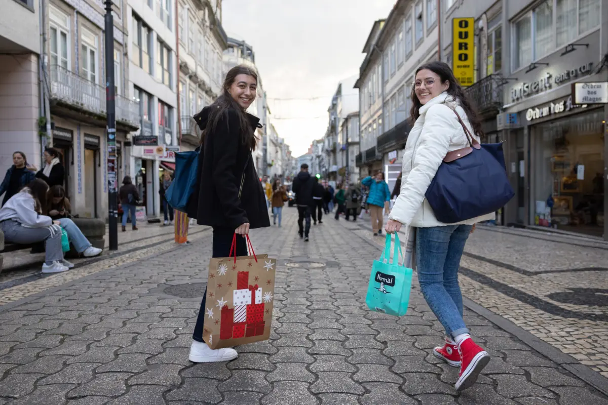 Maria Inês e Carolina Borges foram às compras para o Natal