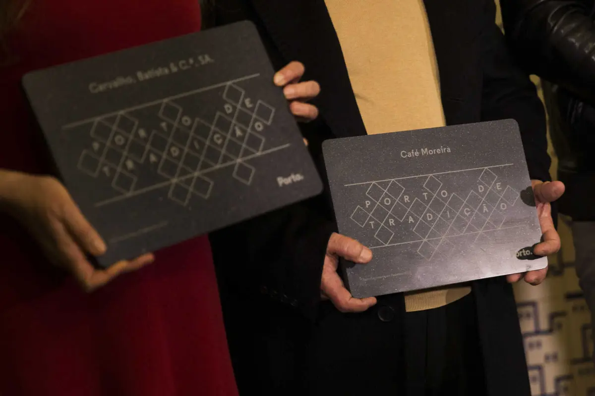 Câmara do Porto assina contratos para o fundo de apoio ao programa que protege lojas históricas da cidade