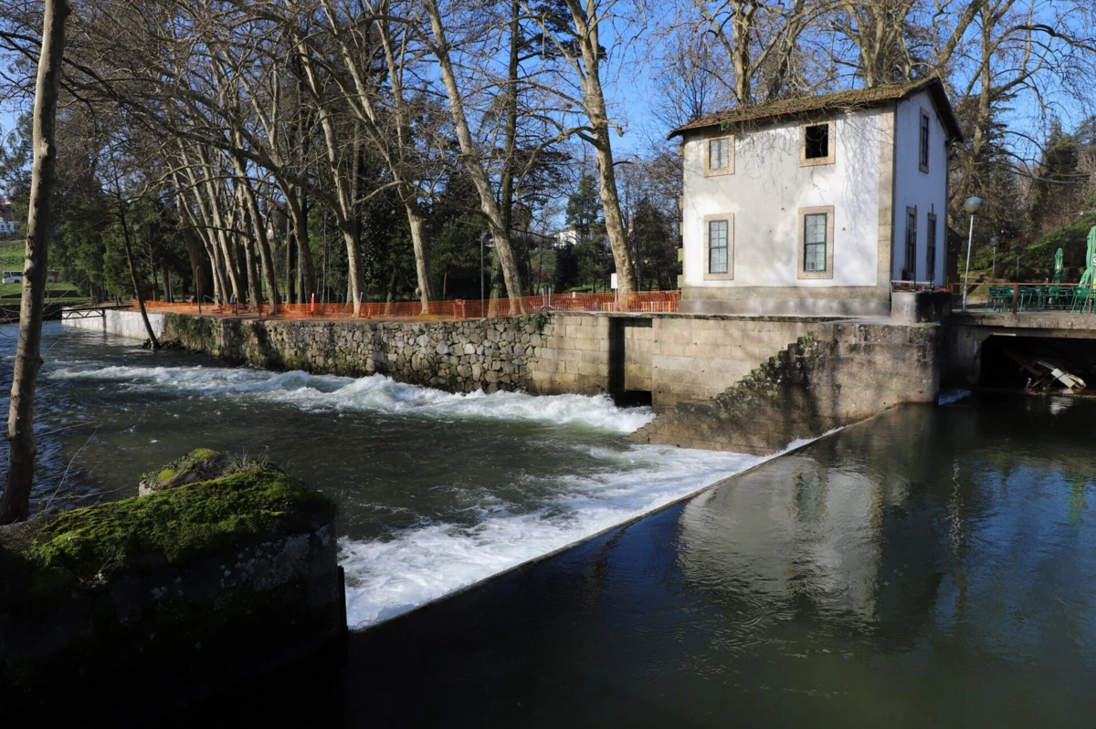 É o segundo corpo retirado do leito do rio Vizela este mês