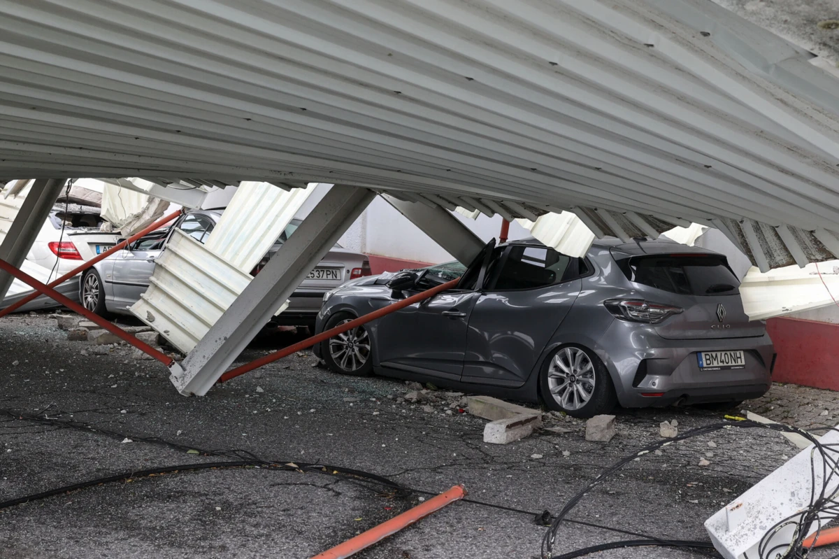 Treino já decorria há 20 minutos quando a estrutura cedeu. Não há registo de feridos
