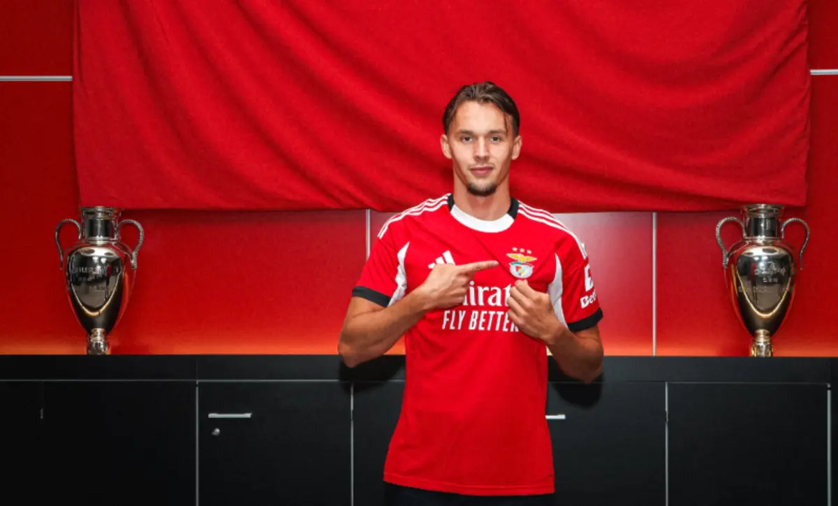 Dedic, internacional bósnio, assinou contrato com o Benfica até 2030