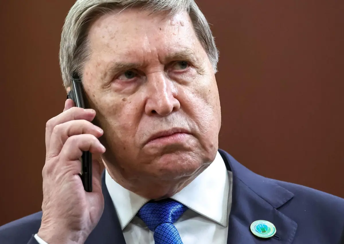 O assessor de política internacional do Kremlin, Yuri Ushakov