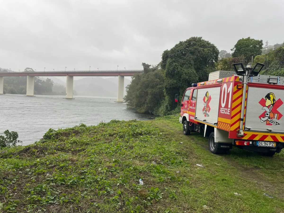 Buscas vão prosseguir na manhã de domingo