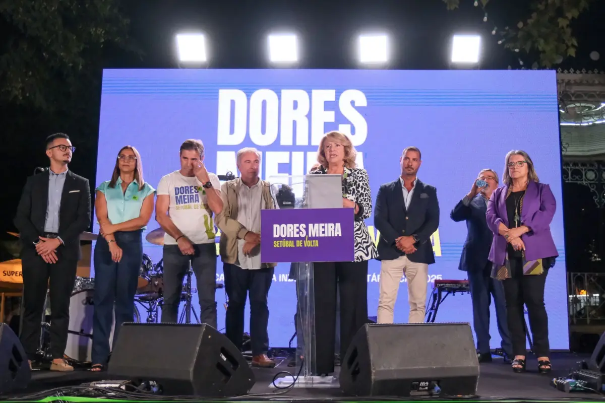 A ex-comunista Dores Meira volta agora a liderar os destinos da autarquia