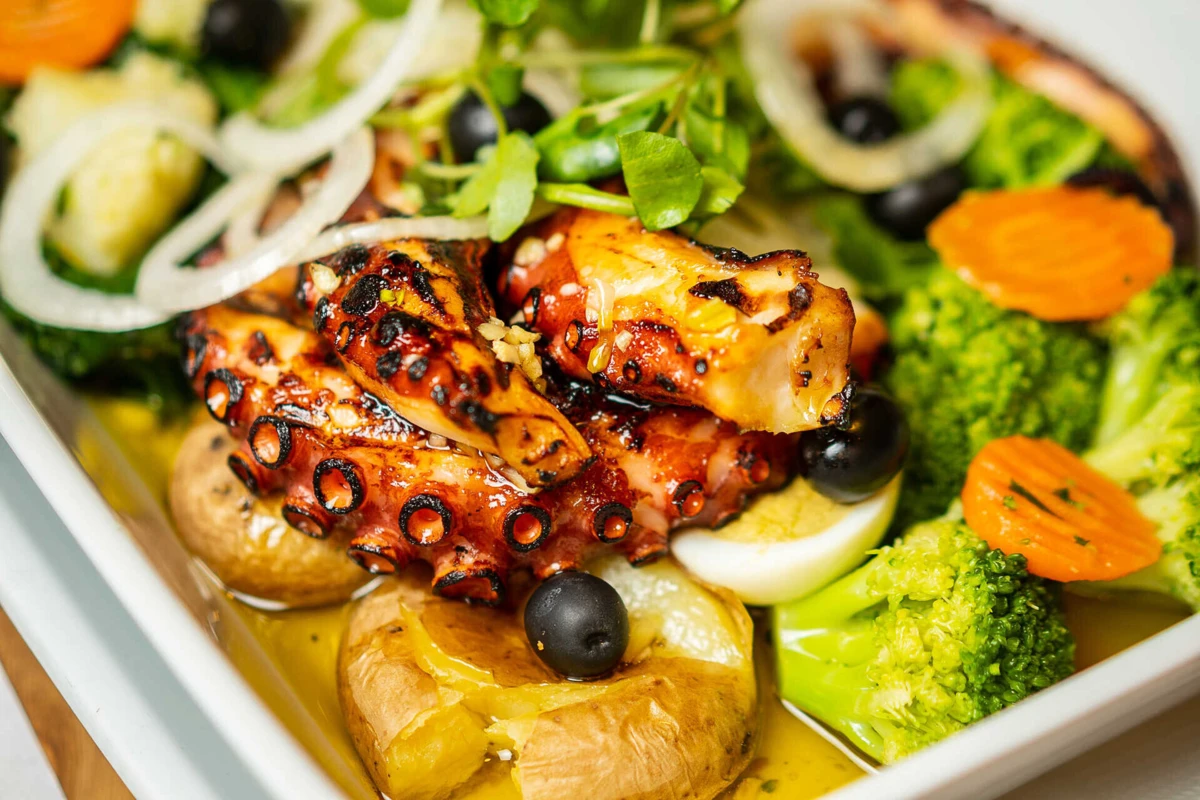 Em Castelo de Neiva, são pescados algumas centenas de quilos de polvo por dia