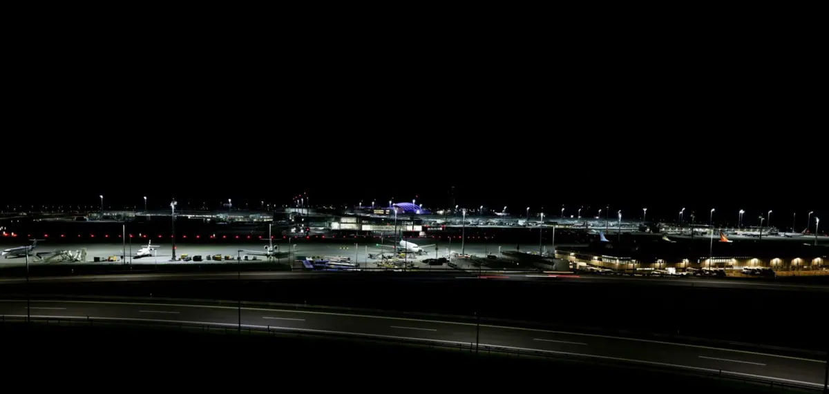 Nas noites de quinta e sexta-feira, o tráfego aéreo foi suspenso no aeroporto de Munique devido à presença de drones