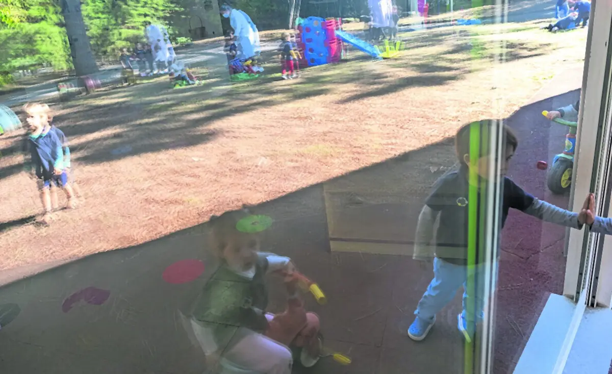 Em 2022/23, encontravam-se no ativo 17 346 educadores para mais de 265 mil crianças no Pré-Escolar