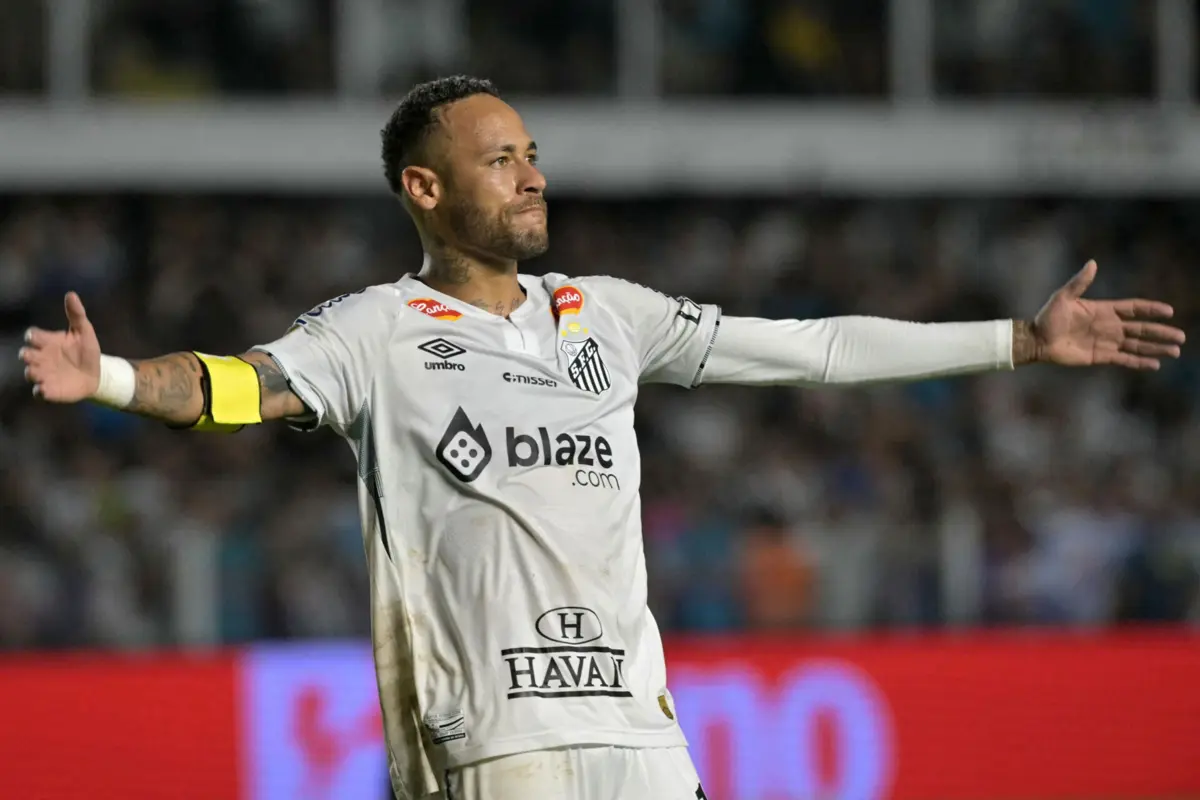 "De zero a 10, sete", diz Neymar sobre a continuidade no Santos