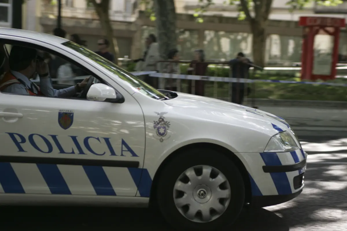 Detido foi notificado para comparecer na Instância Local Criminal da Secção de Pequena Criminalidade de Lisboa