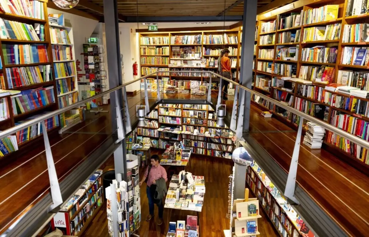 Vinte euros do cheque-livro ficam aquém do desejável, alerta a associação de editores e livreiros