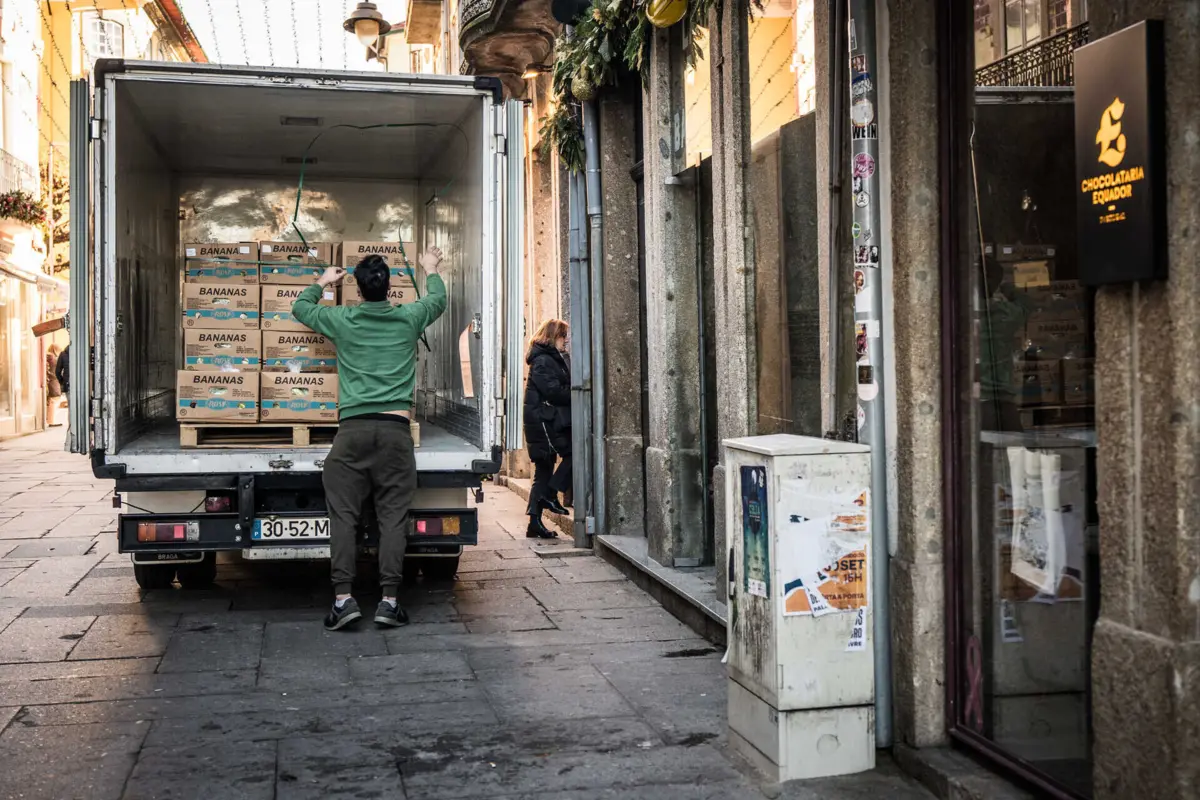 Câmara de Braga quer libertar espaço público do centro histórico de carrinhas e de camiões.