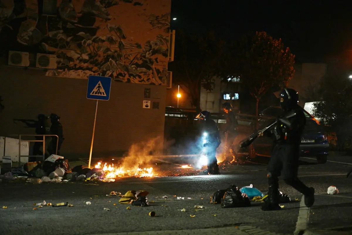 Desacatos tiveram inícío na noite da passada segunda-feira