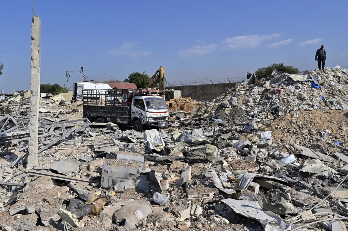 O exército israelita desencadeou uma nova invasão do Líbano a 1 de outubro