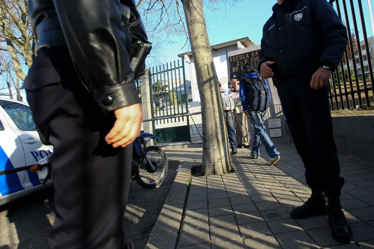 PSP deteve suspeito de importunação sexual junto a escola de Leiria