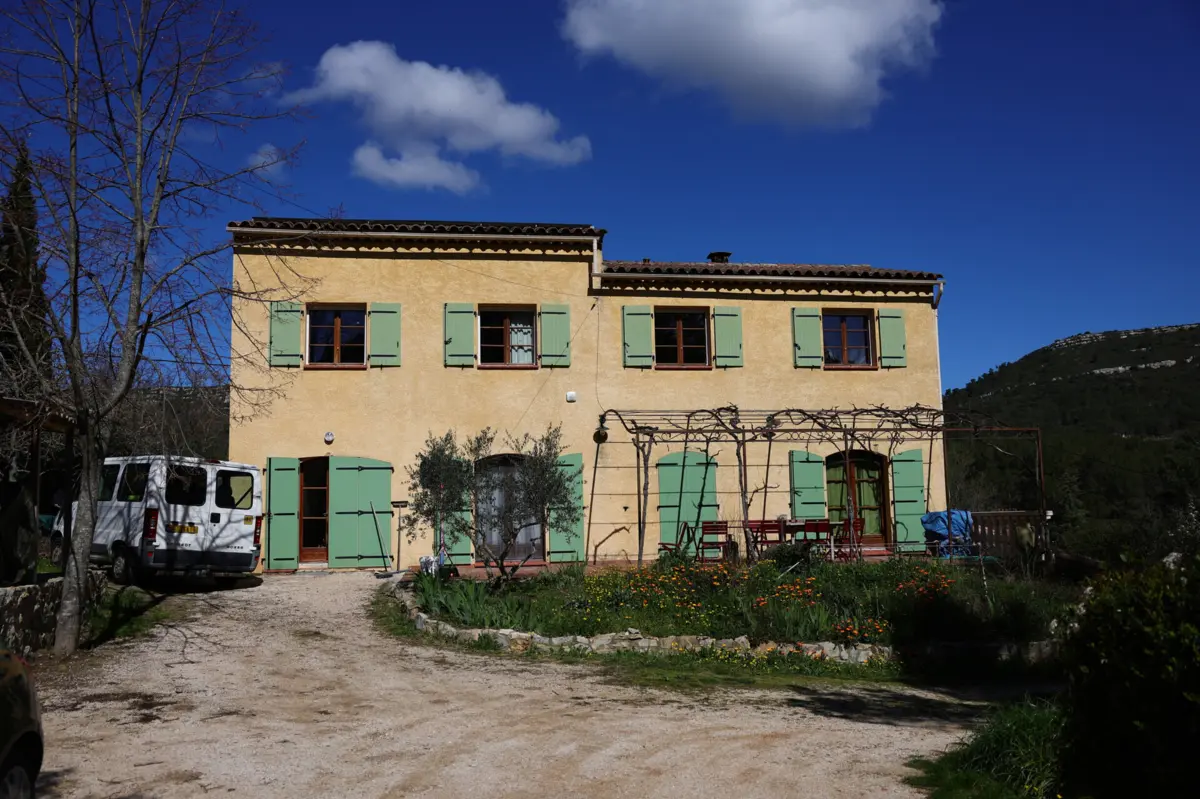 Casa dos avós de Émile, que foi alvo de buscas esta terça-feira