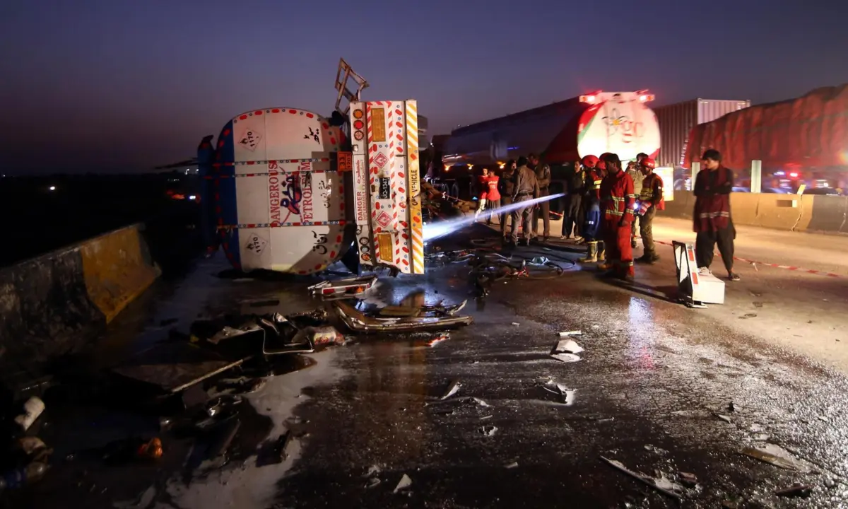 Imagem de contexto do artigo Treze mortos e nove feridos em colisão numa estrada no Paquistão