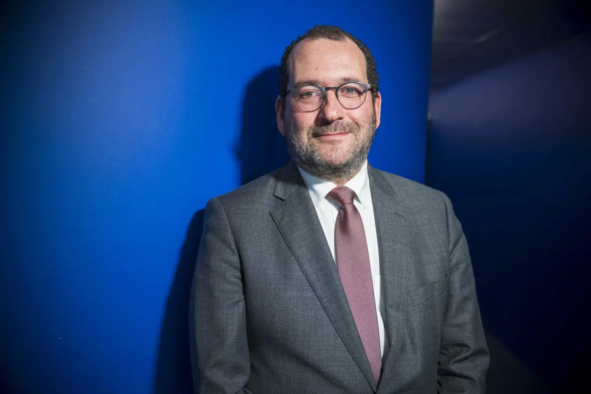 Ex-ministro escreveu "Manifesto pelas Identidades e Famílias - Portugal Plural"