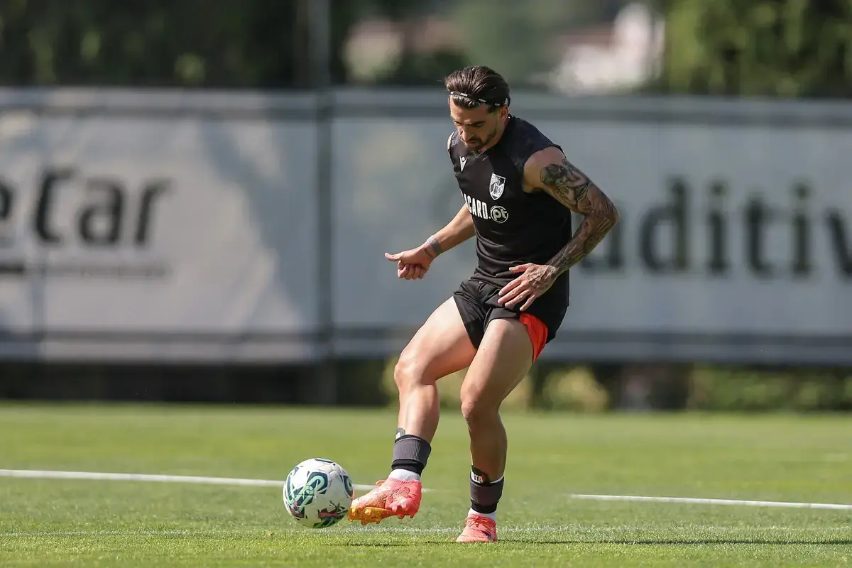 Jota Silva não aparece na lista da Liga