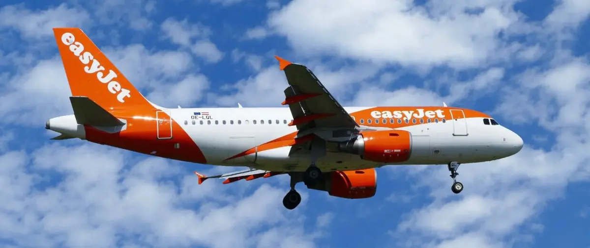 EasyJet começou a preparar e disponibilizar a temporada de voos de 2026