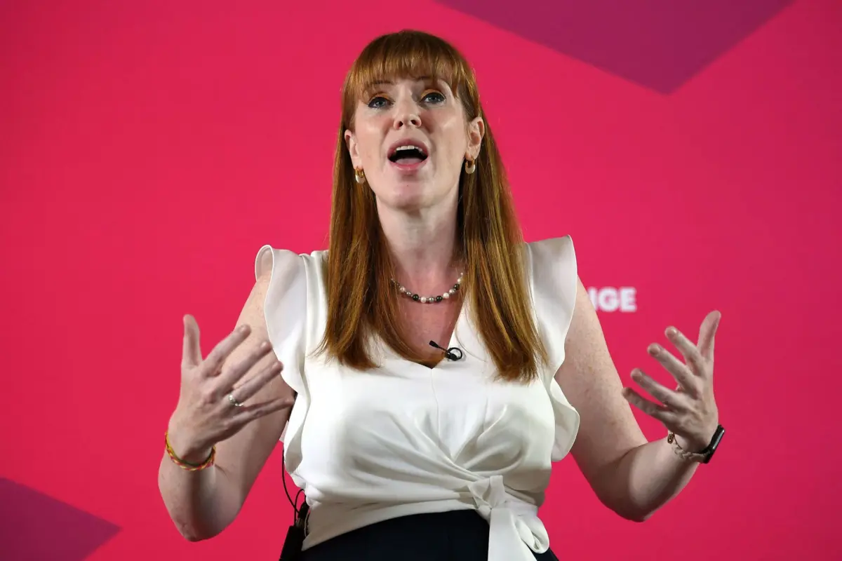A vice-primeira-ministra britânica, Angela Rayner