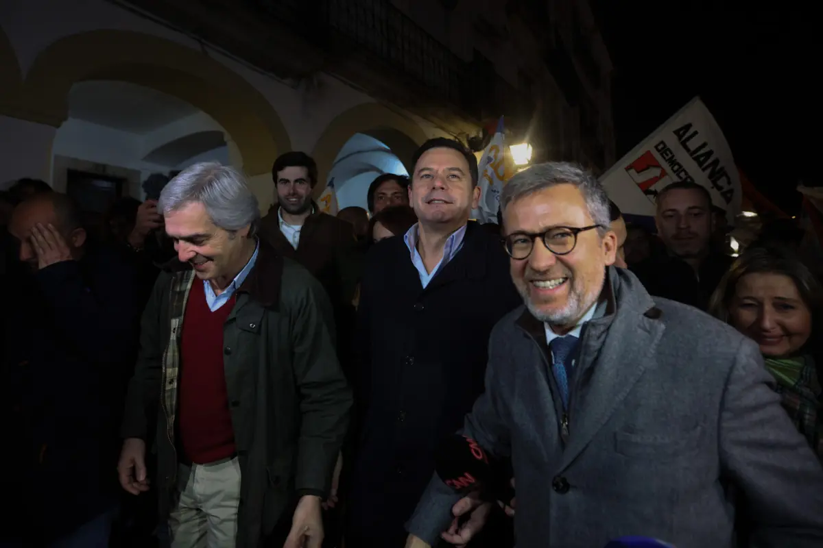 Presidente da Câmara de Lisboa defende regras para a imigração que garantama dignidade humana